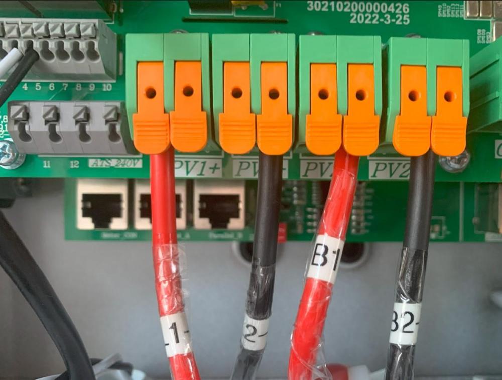 Deye Inverter Solar Connections.jpg